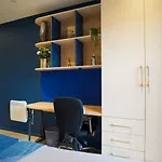 Bright Modern Studios And Private Bedrooms With Shared Kitchen At Straits Meadow Near Edinburgh City Centre